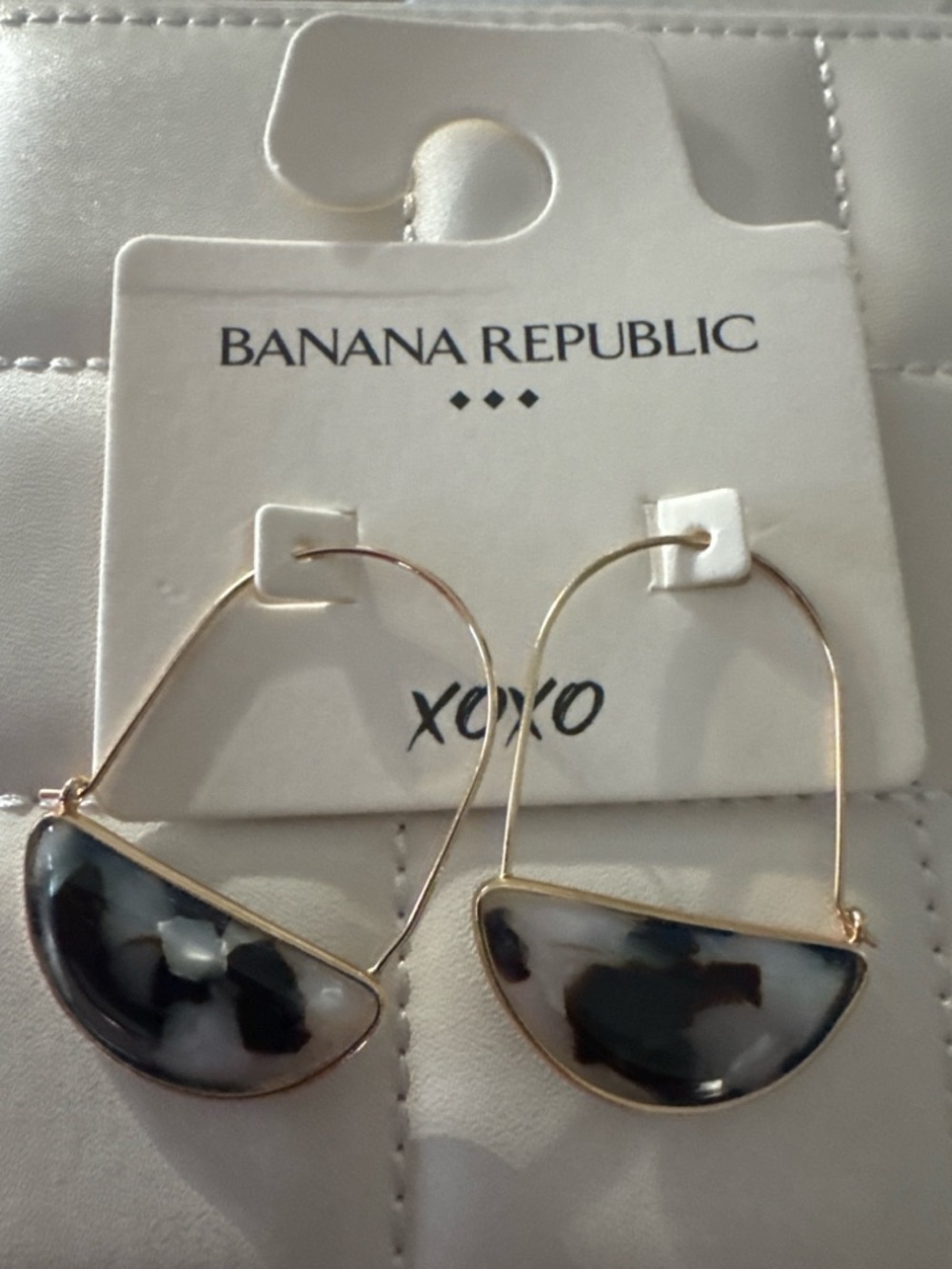 Banana Republic Gold Hoop Earrings with Black Tortoiseshell Accent - Picture 2 of 3